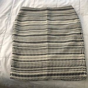 Black and white Ann Taylor pencil skirt